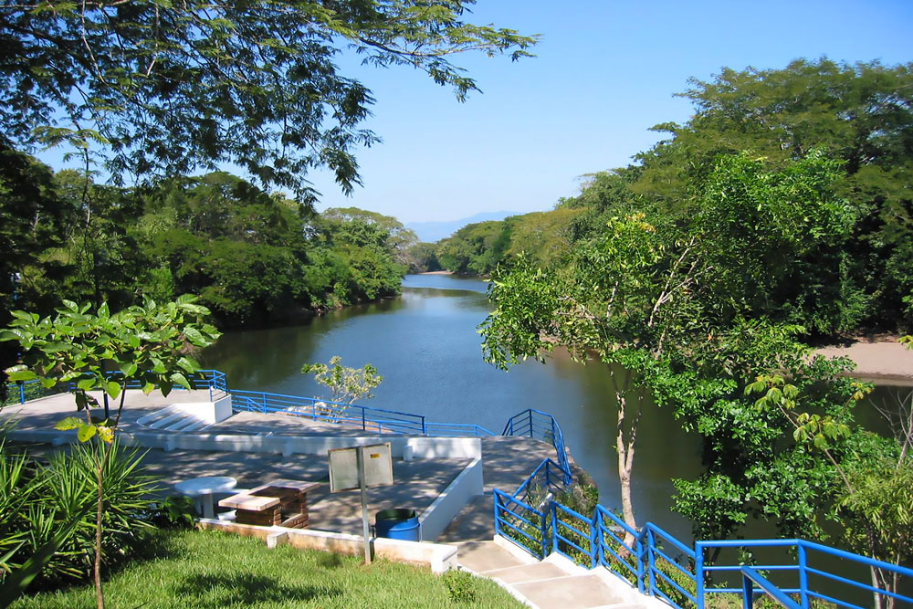 Riverside El Salvador